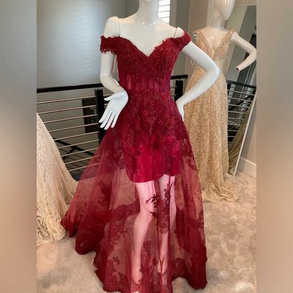 New elegant dress/gown - Picture 3 of 17